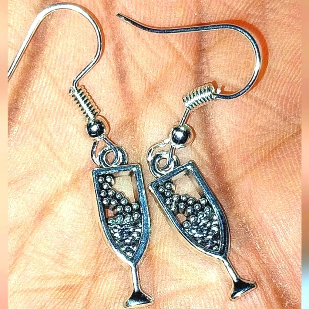 Ladies Silver Tone Super cute retro bubbly glass earrings
